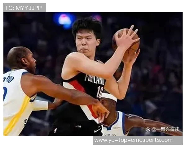 三大中锋占据全部出场机会杨瀚森再度未能上场三名双向球员却获得机会 三大中锋占据全部出场机会杨瀚森再度未能上场三名双向球员却获得机会