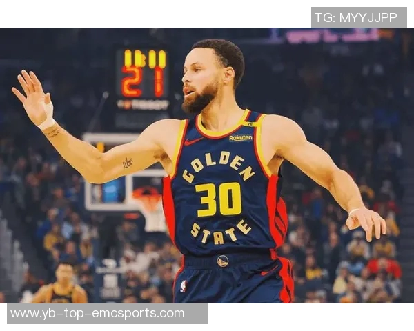 库里强调团队合作与个人自信是胜利关键持续保持攻防强度助力球队成功