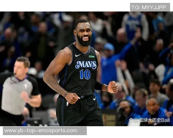 小哈达威替补表现出色全场12投7中三分命中率高达44贡献18分3篮板 小哈达威替补表现出色全场12投7中三分命中率高达44贡献18分3篮板