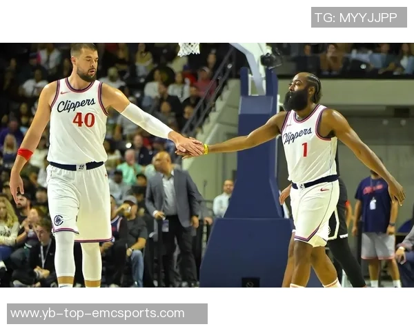 快船迎战黄蜂莱昂纳德因伤缺阵已达十场西部排名跌至第十二 快船迎战黄蜂莱昂纳德因伤缺阵已达十场西部排名跌至第十二