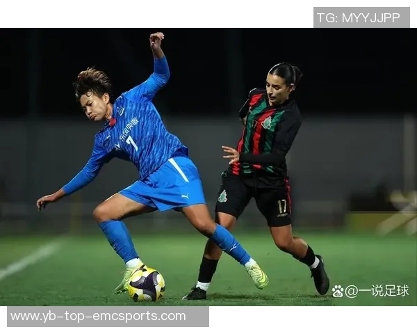 杜埃获2025环足奖最佳新秀荣誉击败多名强劲对手展现实力